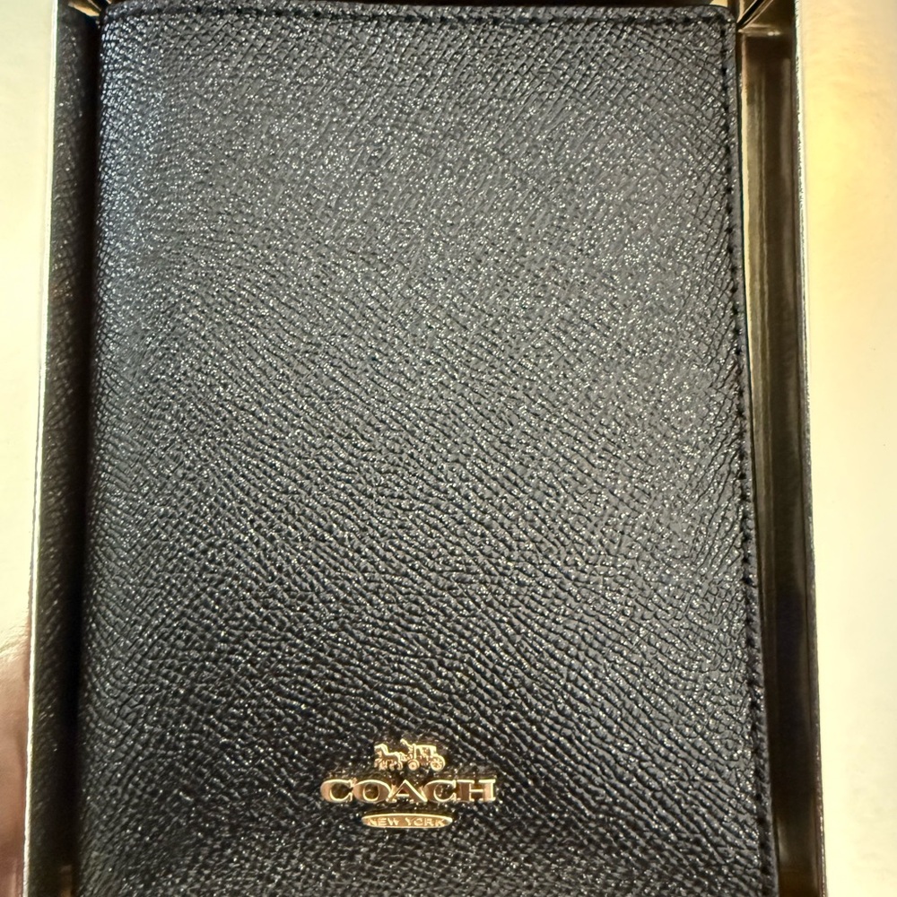Coach Black Pebbled Glittery Leather Passport Book Cover & Luggage Tag Gold Logo - Picture 3 of 12